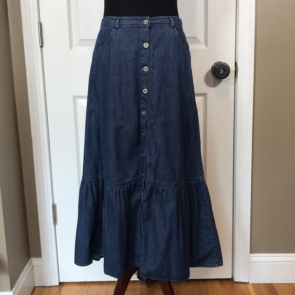 Maxi jean skirt — fall trend!